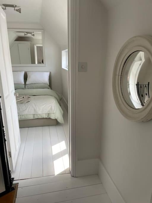 Willow House, Georgian Property In シェパートン エクステリア 写真