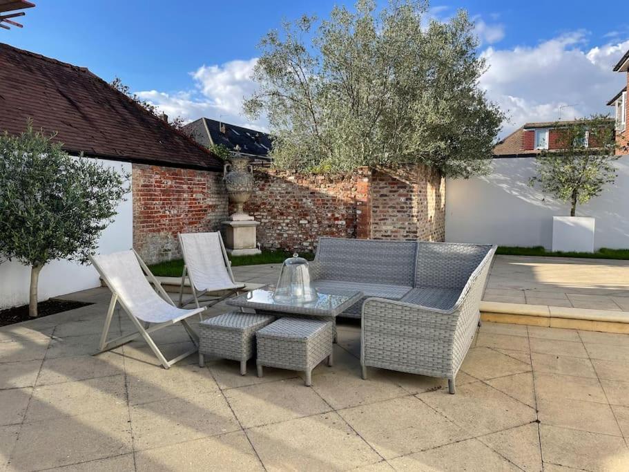 Willow House, Georgian Property In シェパートン エクステリア 写真