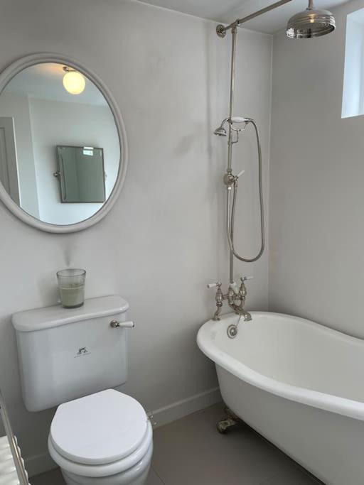 Willow House, Georgian Property In シェパートン エクステリア 写真