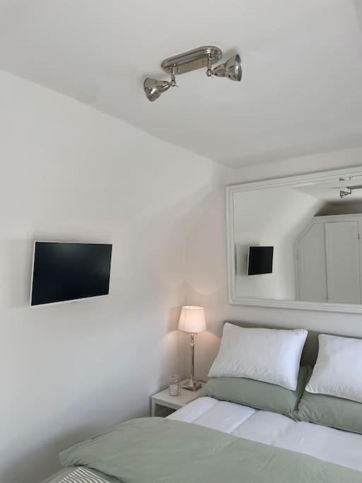 Willow House, Georgian Property In シェパートン エクステリア 写真